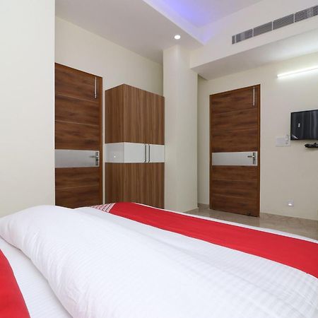 Hotel O The Grand Palace Ghaziabad Esterno foto