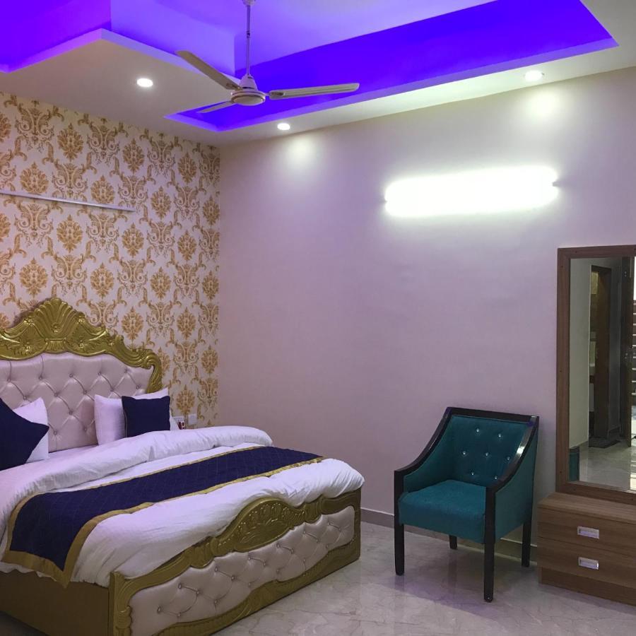 Hotel O The Grand Palace Ghaziabad Esterno foto