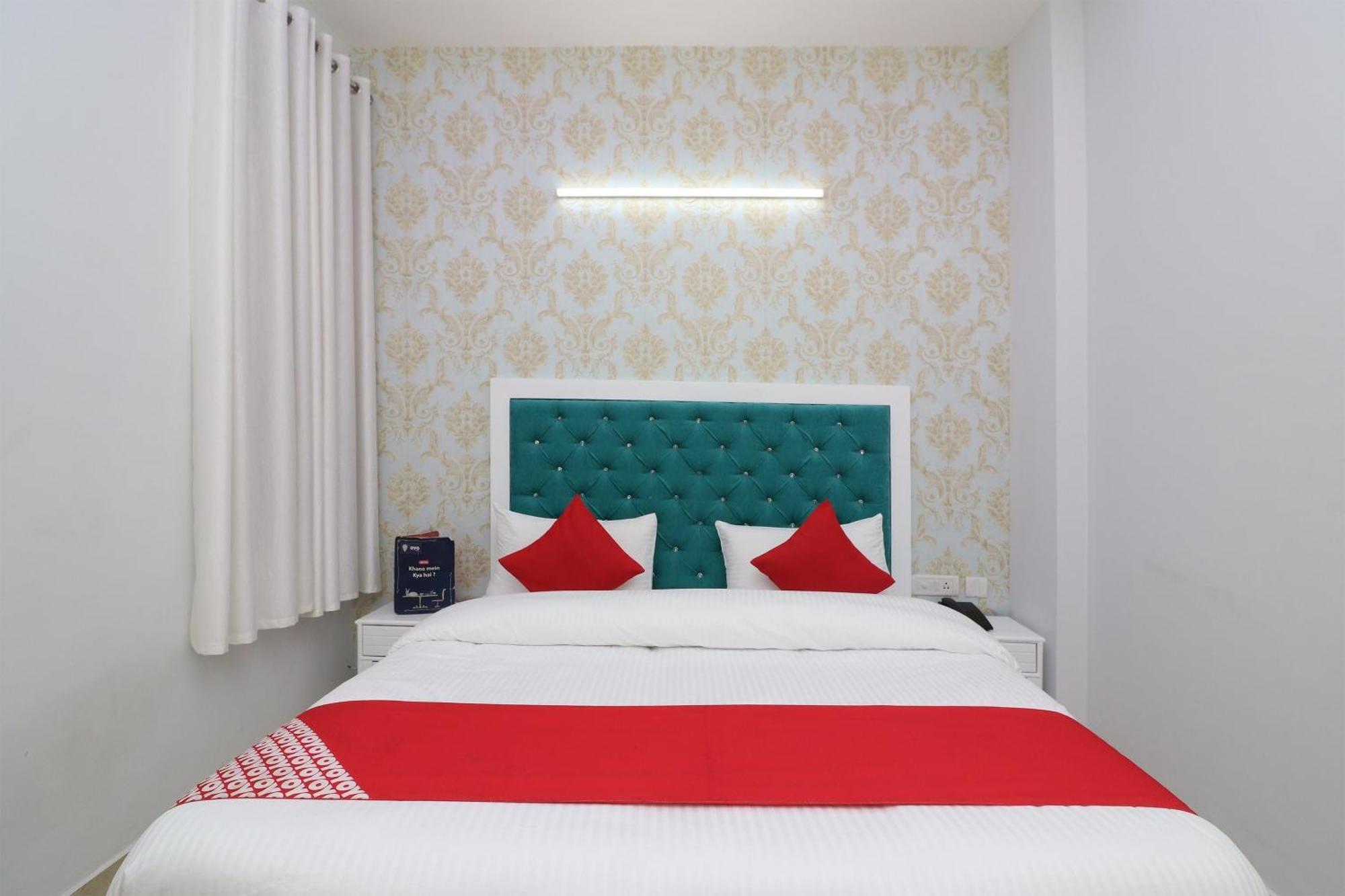 Hotel O The Grand Palace Ghaziabad Esterno foto