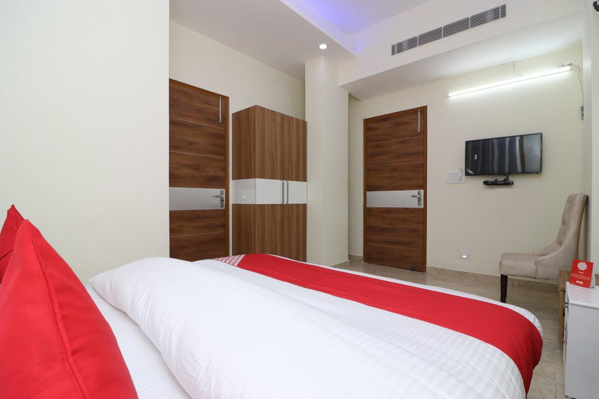 Hotel O The Grand Palace Ghaziabad Esterno foto